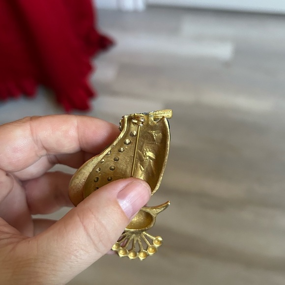 4/$50 Parrot hard enamel bird vintage brooch 😍 - Picture 11 of 11
